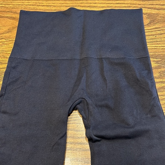 Spanx Look at Me Now Seamless Leggings - Picture 5 of 8